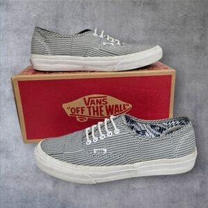 Vans Black & White Mixed Geo Authentic Slim Low Top Sneaker Size 9 Women 7.5 Men